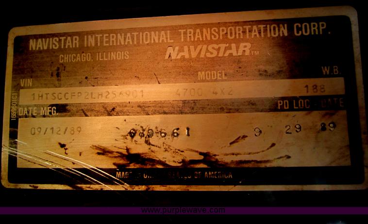 image for item F6571 1990 International 4700 vacuum truck