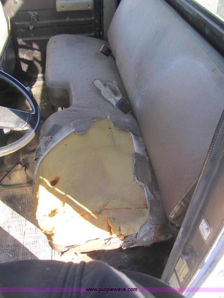 image for item F6571 1990 International 4700 vacuum truck