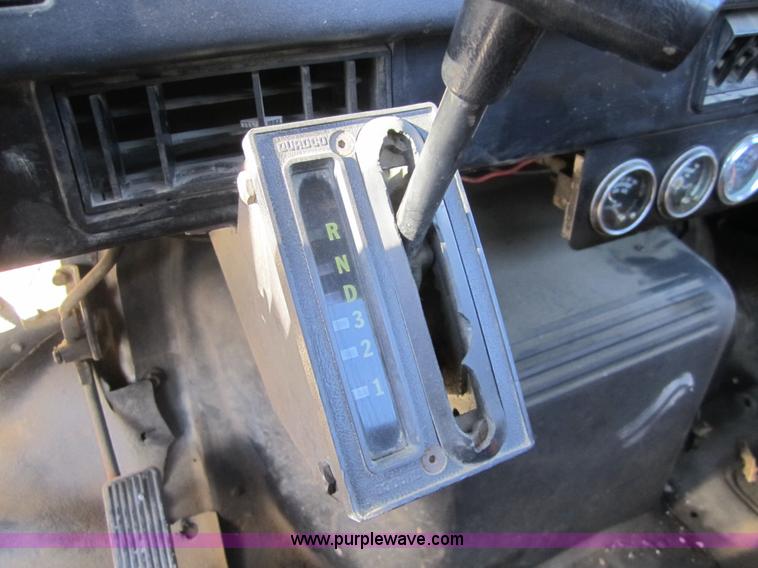 image for item F6571 1990 International 4700 vacuum truck