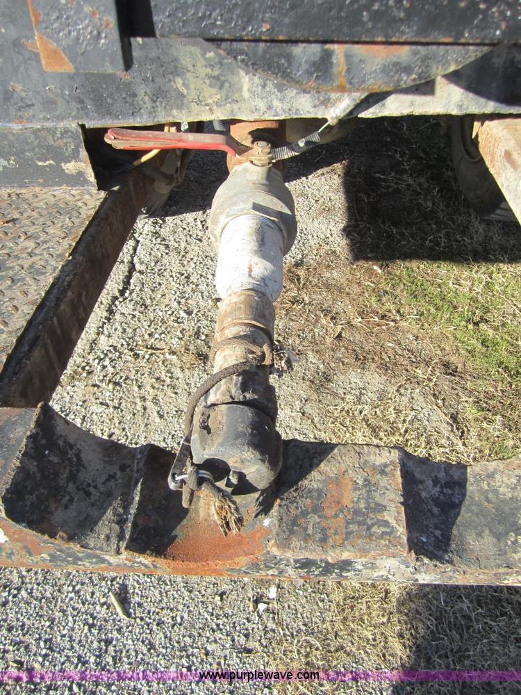 image for item F6571 1990 International 4700 vacuum truck