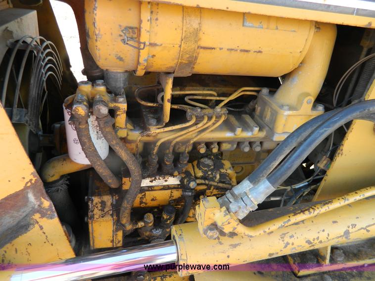 image for item G7611 1990 Komatsu D21E-6 dozer