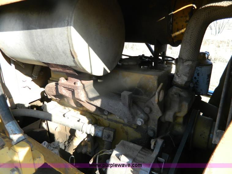 image for item G7611 1990 Komatsu D21E-6 dozer