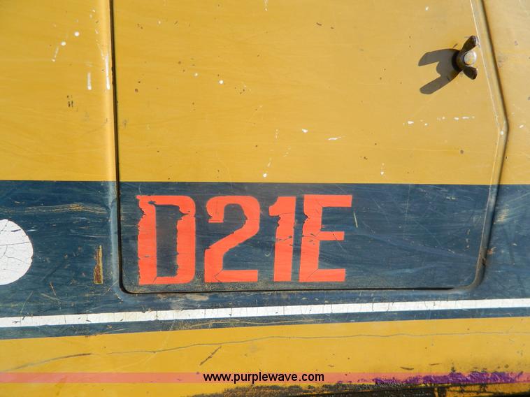 image for item G7611 1990 Komatsu D21E-6 dozer