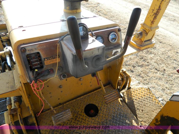 image for item G7611 1990 Komatsu D21E-6 dozer