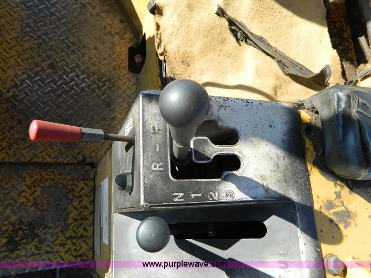 image for item G7611 1990 Komatsu D21E-6 dozer