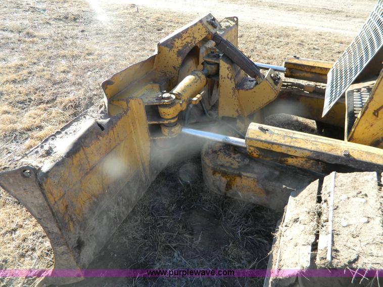 image for item G7611 1990 Komatsu D21E-6 dozer