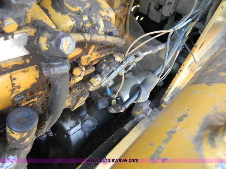 image for item G7611 1990 Komatsu D21E-6 dozer