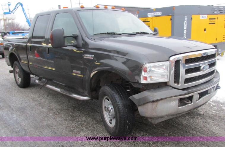 image for item AB9440 2006 Ford F250 Super Duty XL pickup truck