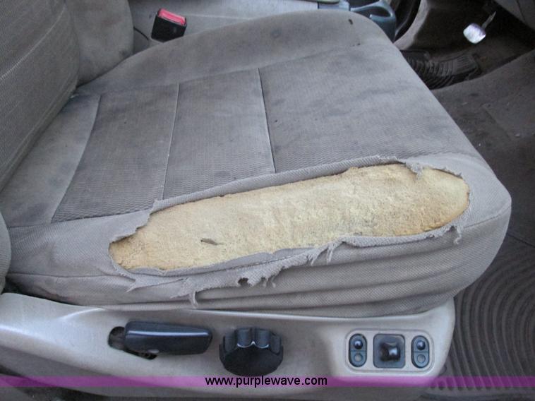 image for item AB9440 2006 Ford F250 Super Duty XL pickup truck