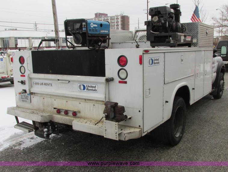 image for item AB9441 2007 Ford F550 XL Super Duty utility truck