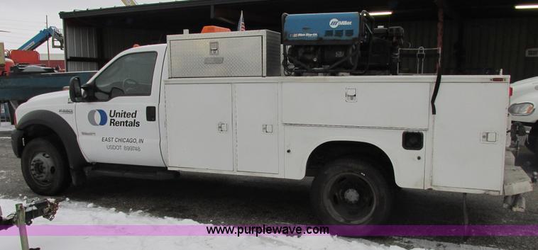 image for item AB9441 2007 Ford F550 XL Super Duty utility truck
