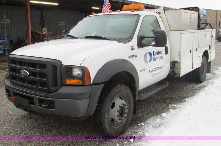 image for item AB9441 2007 Ford F550 XL Super Duty utility truck