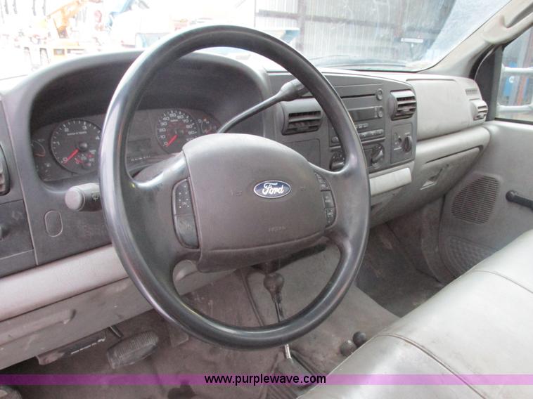 image for item AB9441 2007 Ford F550 XL Super Duty utility truck