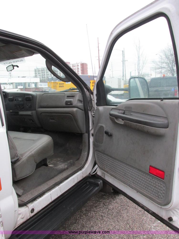 image for item AB9441 2007 Ford F550 XL Super Duty utility truck