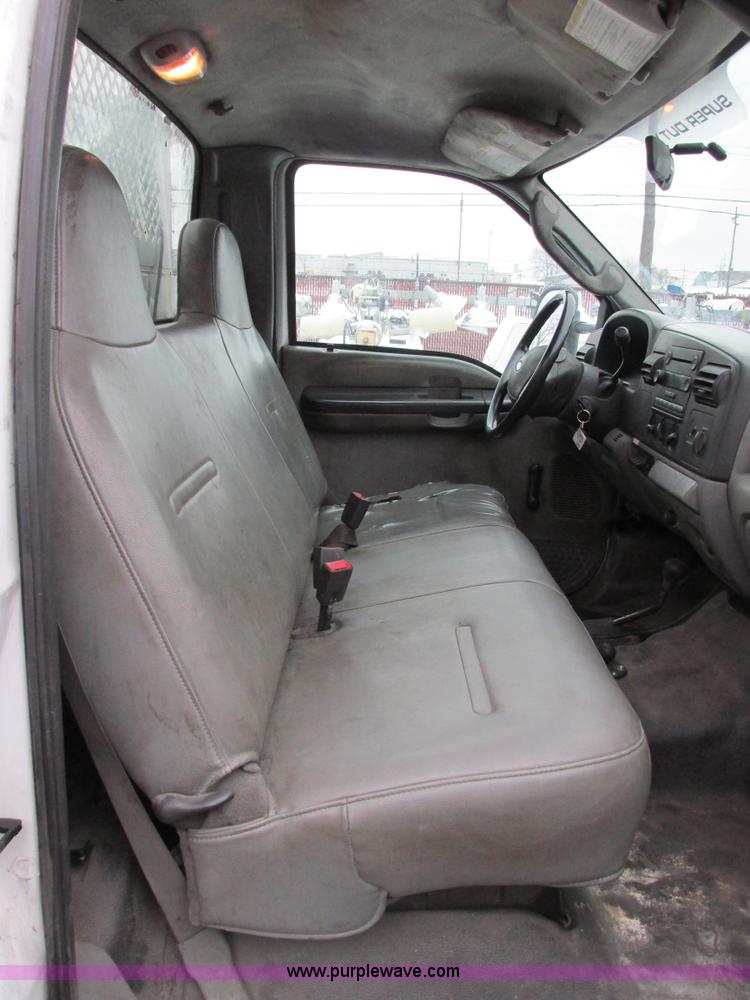 image for item AB9441 2007 Ford F550 XL Super Duty utility truck
