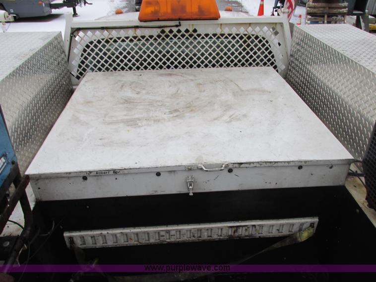 image for item AB9441 2007 Ford F550 XL Super Duty utility truck