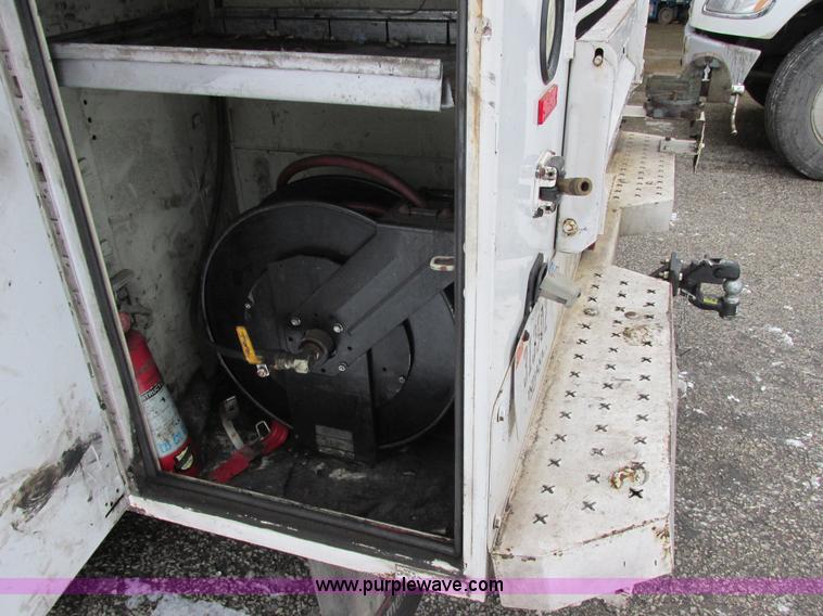 image for item AB9441 2007 Ford F550 XL Super Duty utility truck