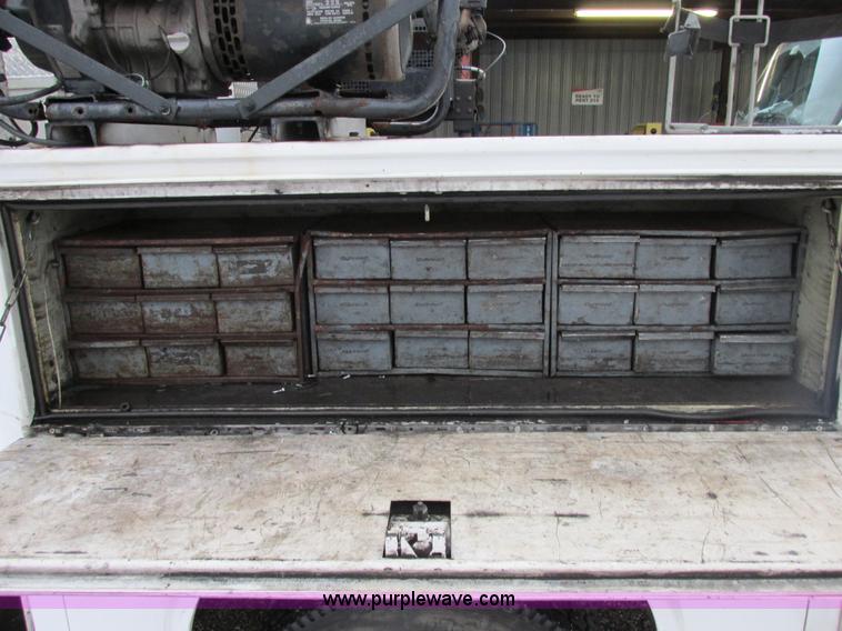 image for item AB9441 2007 Ford F550 XL Super Duty utility truck