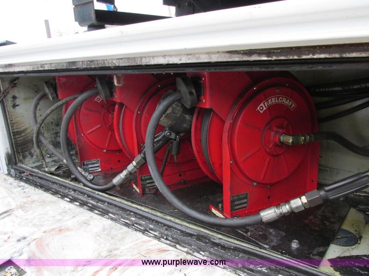 image for item AB9441 2007 Ford F550 XL Super Duty utility truck