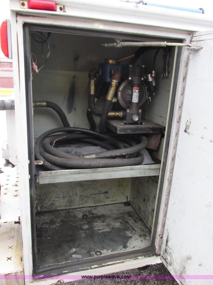 image for item AB9441 2007 Ford F550 XL Super Duty utility truck