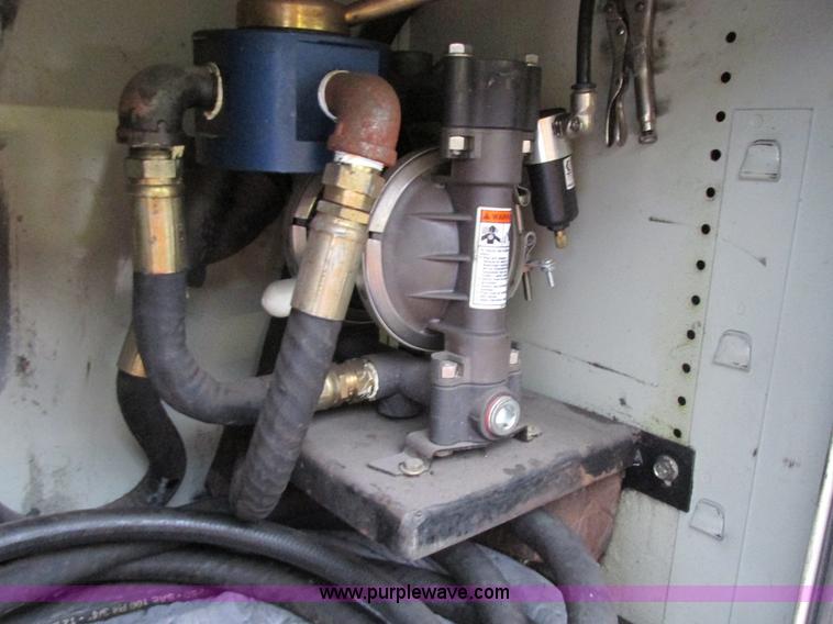 image for item AB9441 2007 Ford F550 XL Super Duty utility truck