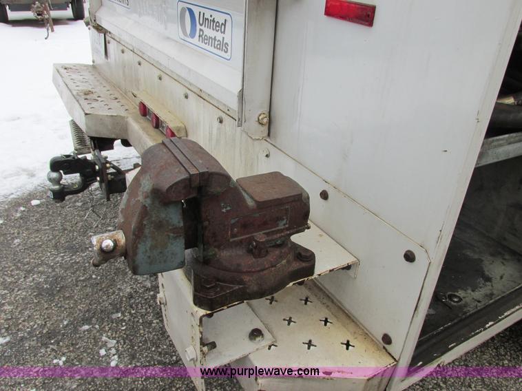 image for item AB9441 2007 Ford F550 XL Super Duty utility truck