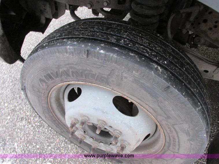 image for item AB9441 2007 Ford F550 XL Super Duty utility truck