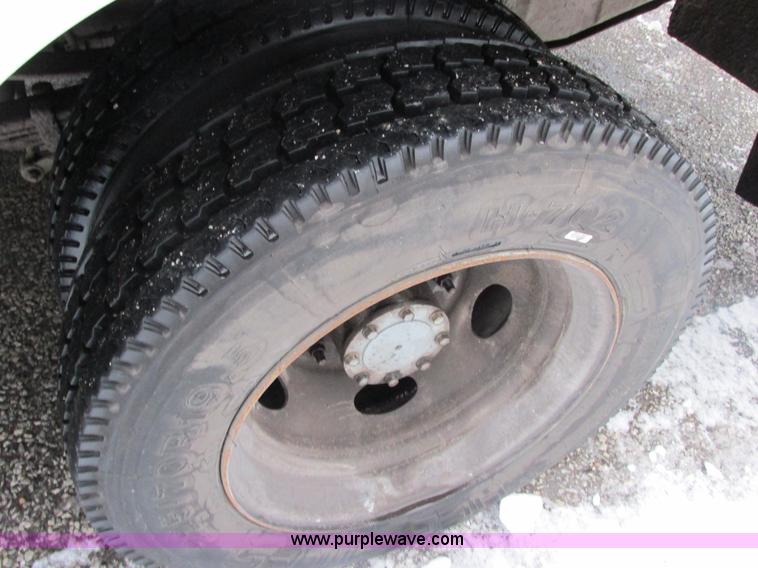 image for item AB9441 2007 Ford F550 XL Super Duty utility truck