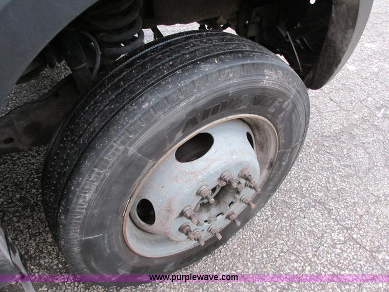 image for item AB9441 2007 Ford F550 XL Super Duty utility truck