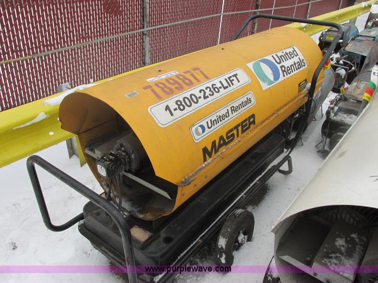 image for item AB9469 Dessa B600D kerosene powered heater