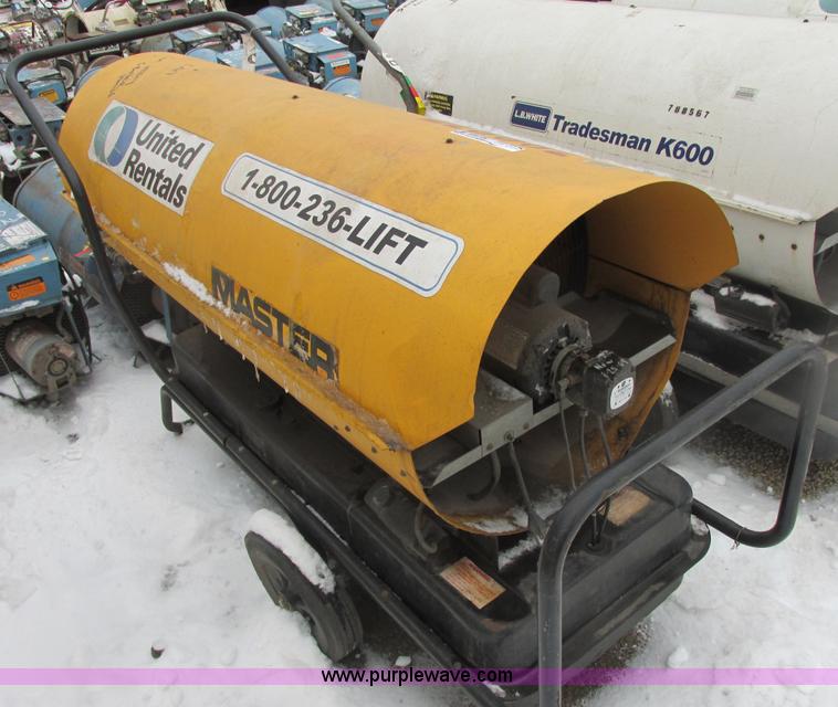 image for item AB9469 Dessa B600D kerosene powered heater