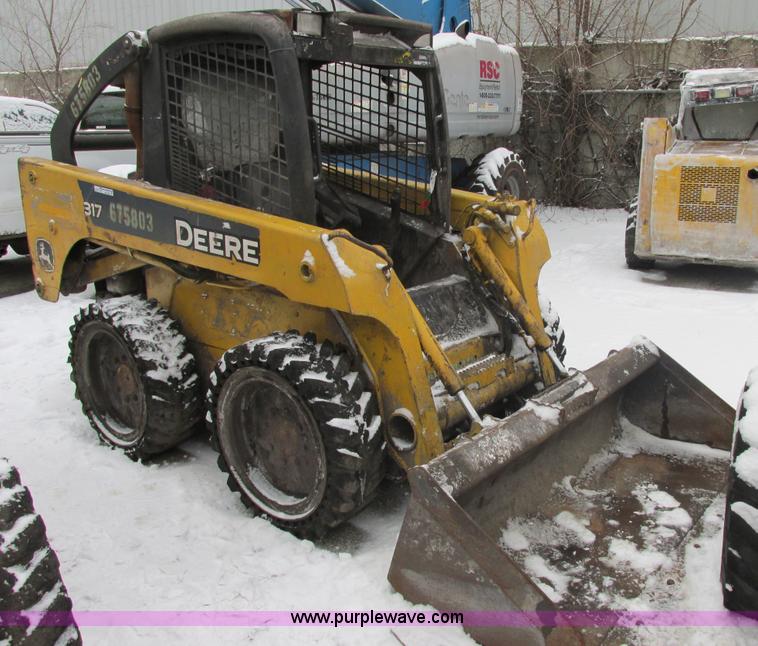 image for item AB9486 2004 John Deere 317 skid steer