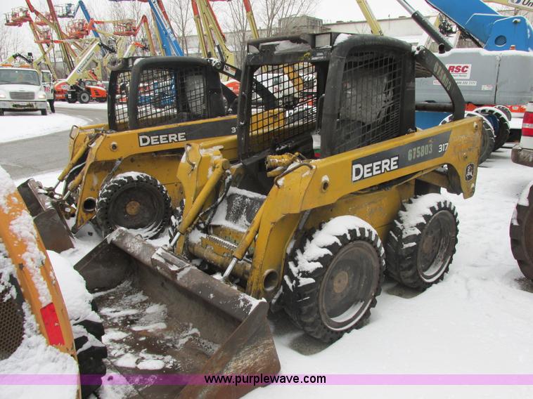 image for item AB9486 2004 John Deere 317 skid steer