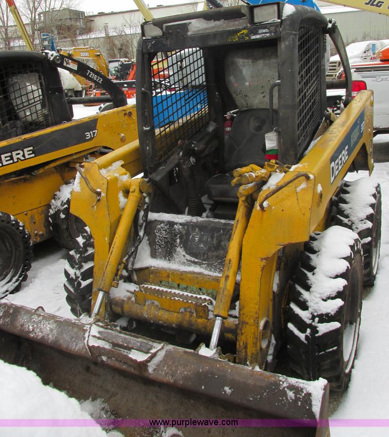 image for item AB9486 2004 John Deere 317 skid steer