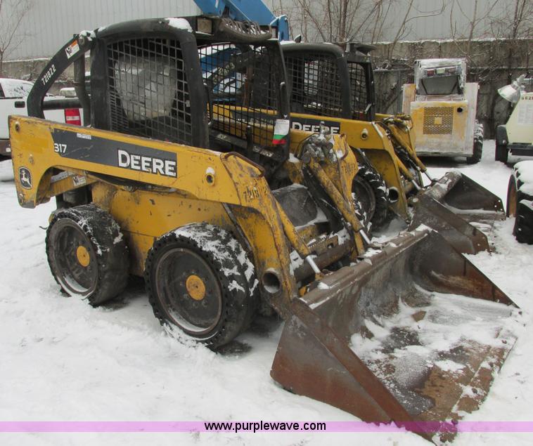image for item AB9487 2005 John Deere 317 skid steer