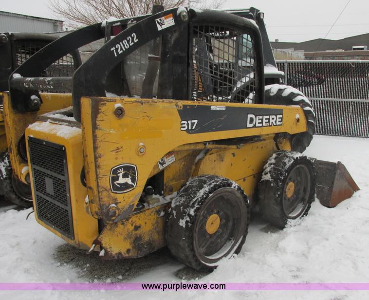 image for item AB9487 2005 John Deere 317 skid steer