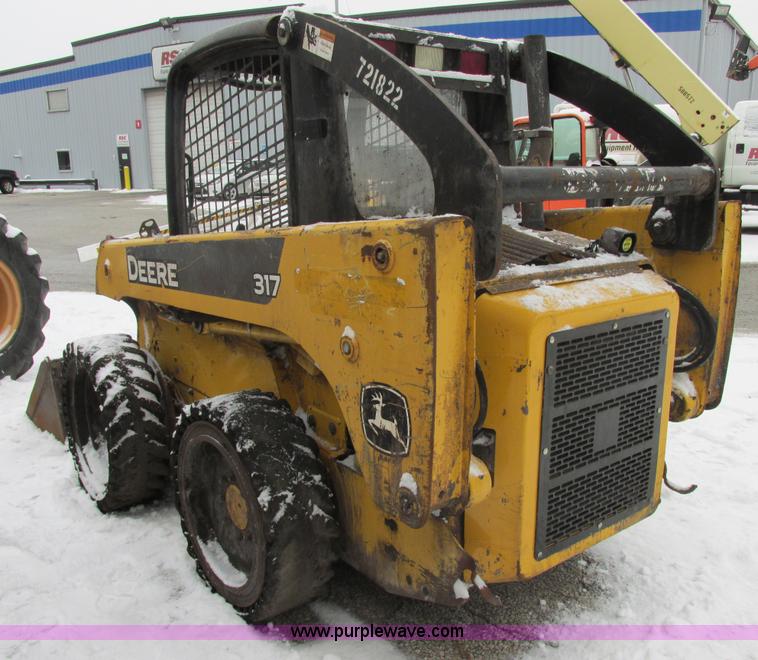 image for item AB9487 2005 John Deere 317 skid steer