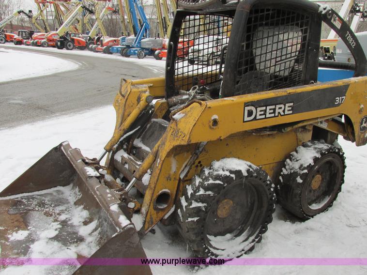 image for item AB9487 2005 John Deere 317 skid steer