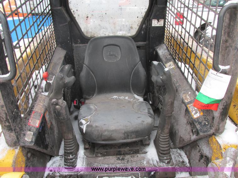 image for item AB9487 2005 John Deere 317 skid steer