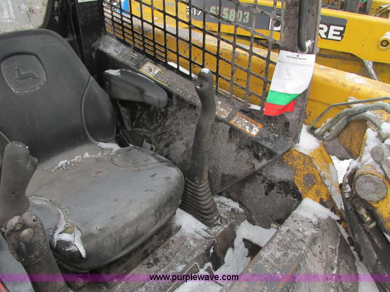 image for item AB9487 2005 John Deere 317 skid steer