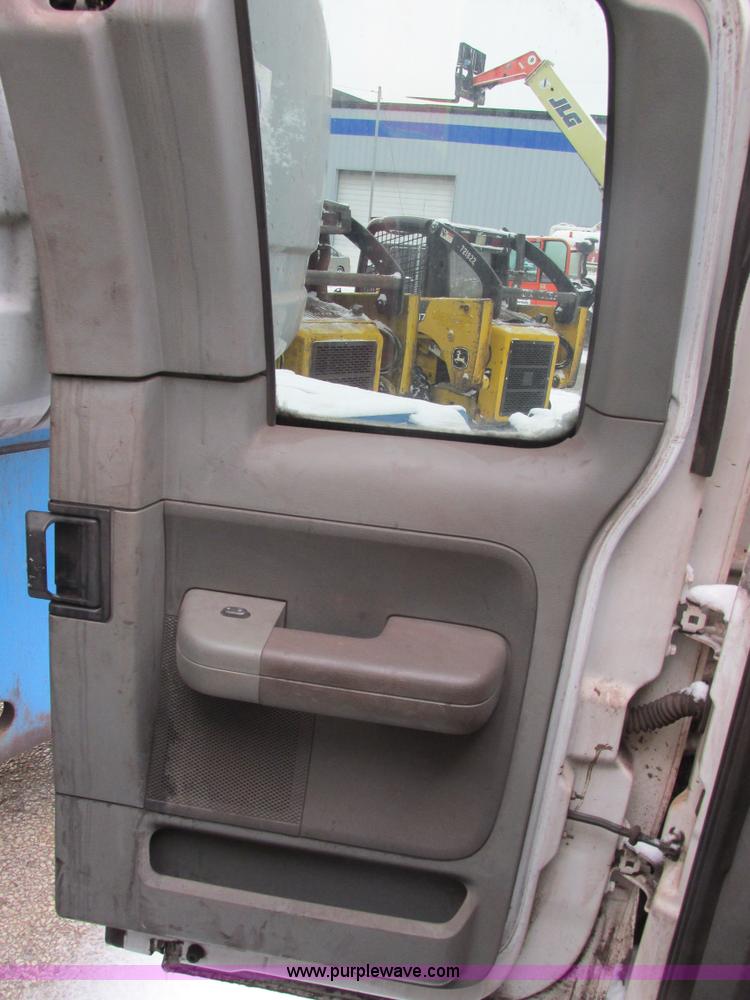 image for item AB9488 2005 Ford F150 XLT SuperCab pickup truck