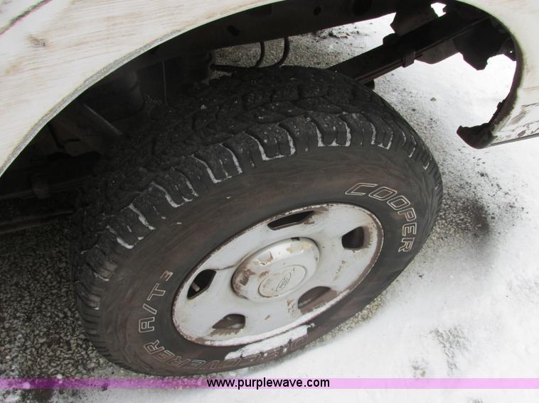 image for item AB9488 2005 Ford F150 XLT SuperCab pickup truck