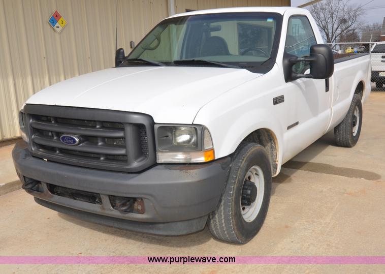 image for item B1512 2002 Ford F250 Super Duty pickup truck