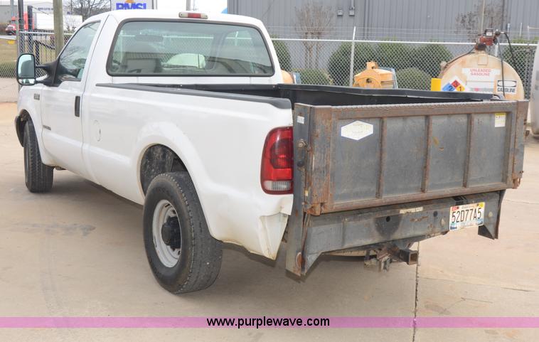 image for item B1512 2002 Ford F250 Super Duty pickup truck