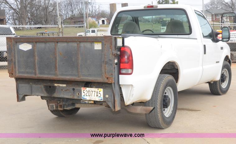 image for item B1512 2002 Ford F250 Super Duty pickup truck
