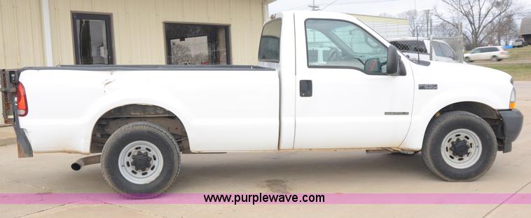 image for item B1512 2002 Ford F250 Super Duty pickup truck