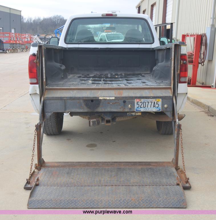 image for item B1512 2002 Ford F250 Super Duty pickup truck