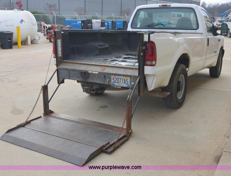 image for item B1512 2002 Ford F250 Super Duty pickup truck