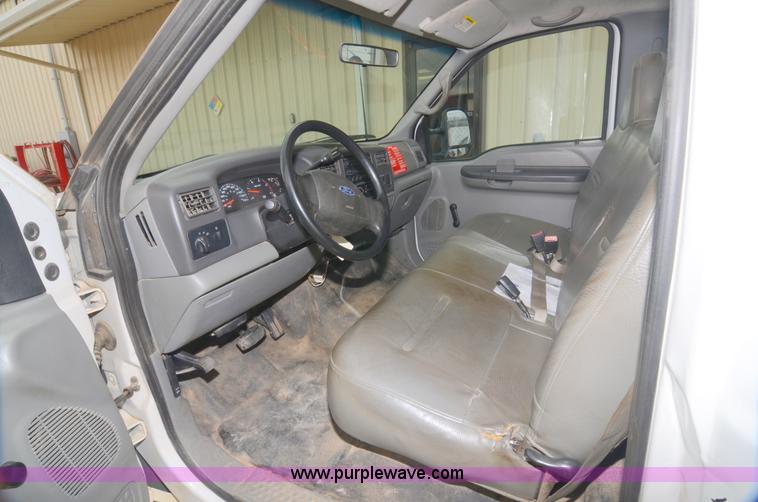 image for item B1512 2002 Ford F250 Super Duty pickup truck