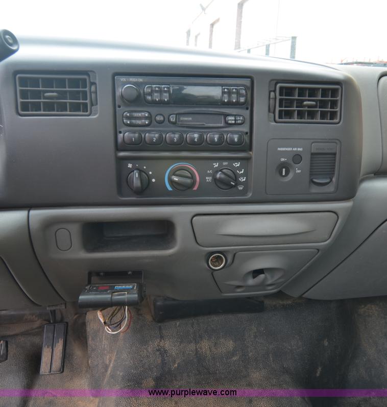 image for item B1512 2002 Ford F250 Super Duty pickup truck